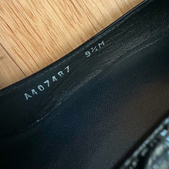 Stuart Weitzman Black Patent Leather Stiletto Heel
Women's Size 9.5 - Picture 6 of 6